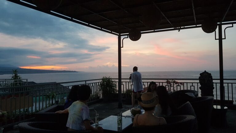 5 Amed Restaurants with Stunning Ocean Views